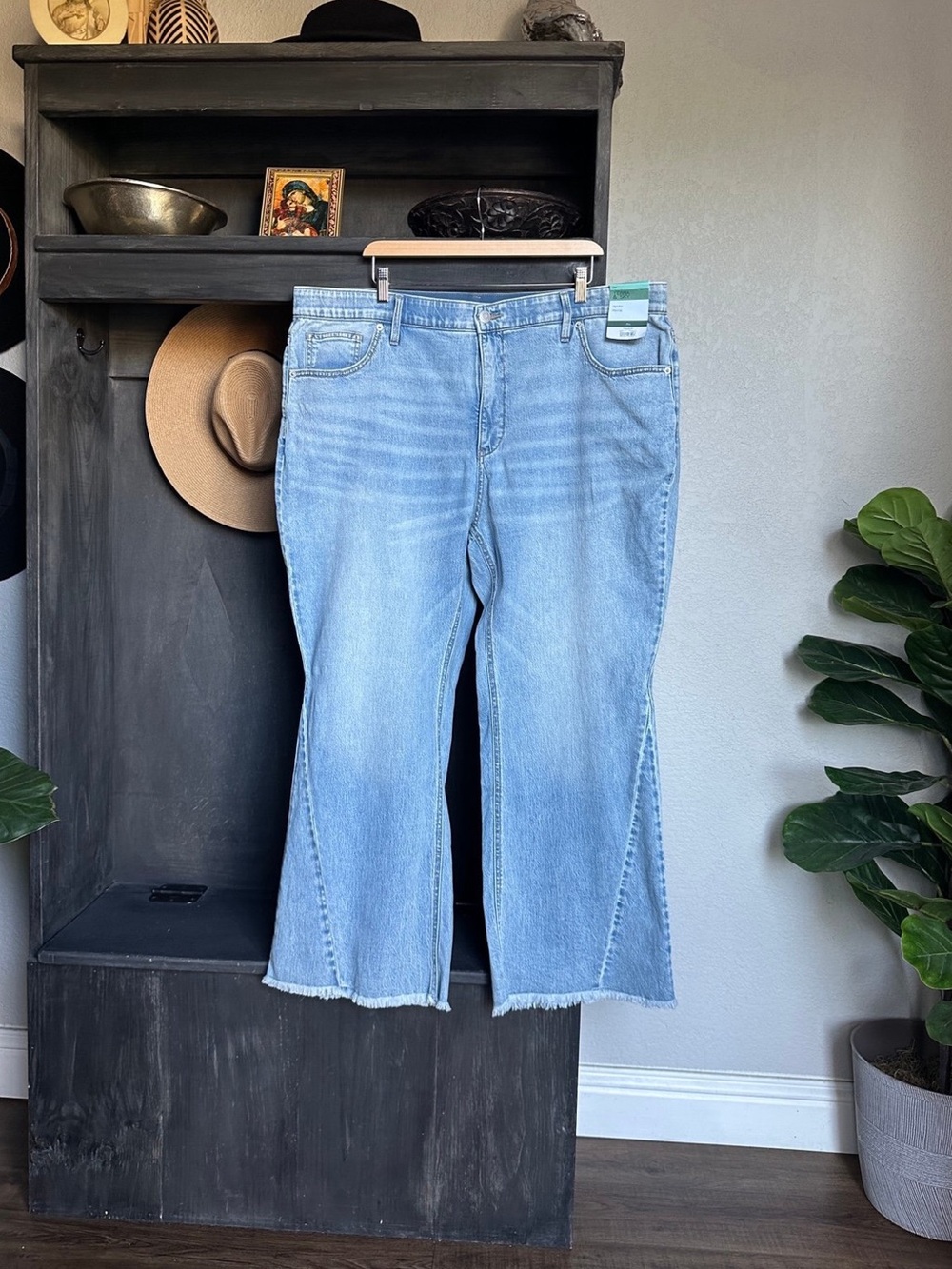 Terra & Sky High Rise Womens Plus Size Flare Jeans 2X / 22
